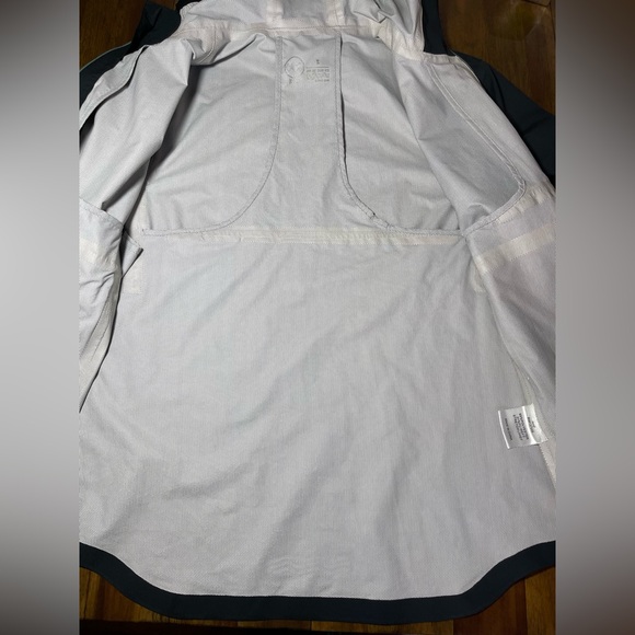 Janji black lightweight hooded jacket - Picture 3 of 11